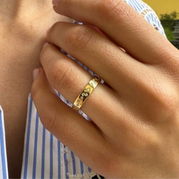 Fede nuziale LUNA oro giallo fairmined etico 18k 750 diamanti lab grown diamanti da laboratorio Fàbera Jewelry